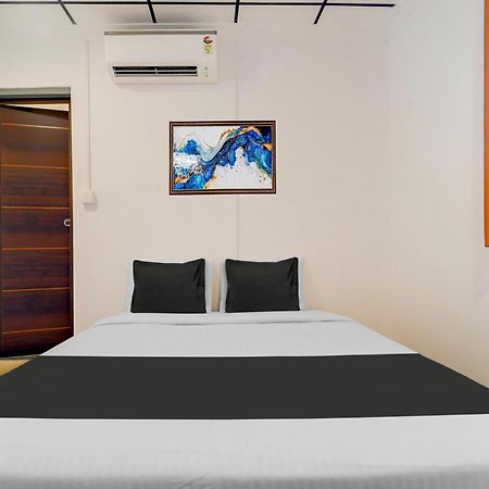 Super Hotel O Vazhakkala Kochi Bagian luar foto