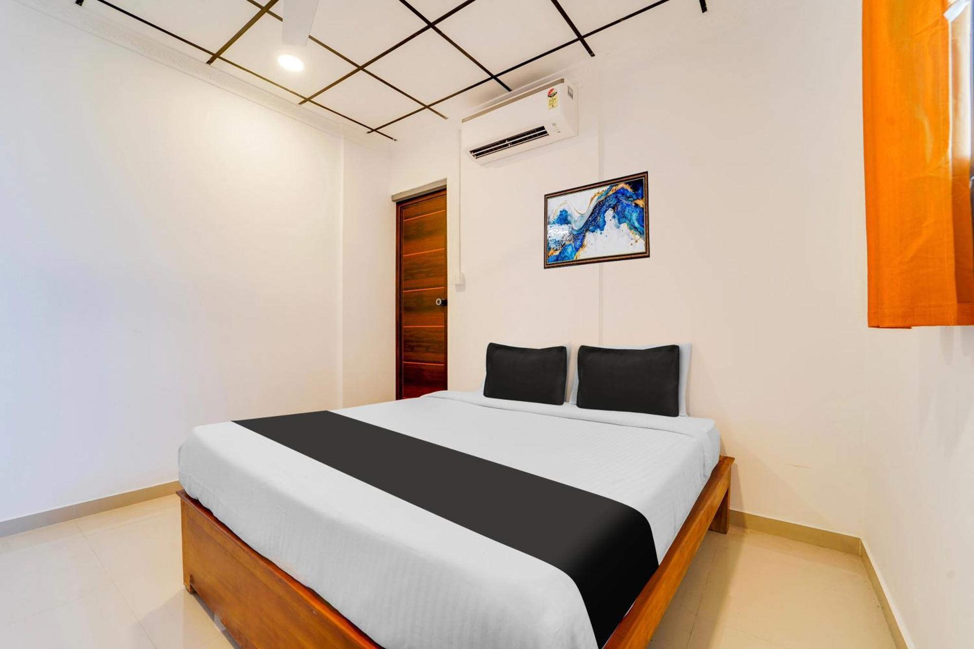 Super Hotel O Vazhakkala Kochi Bagian luar foto