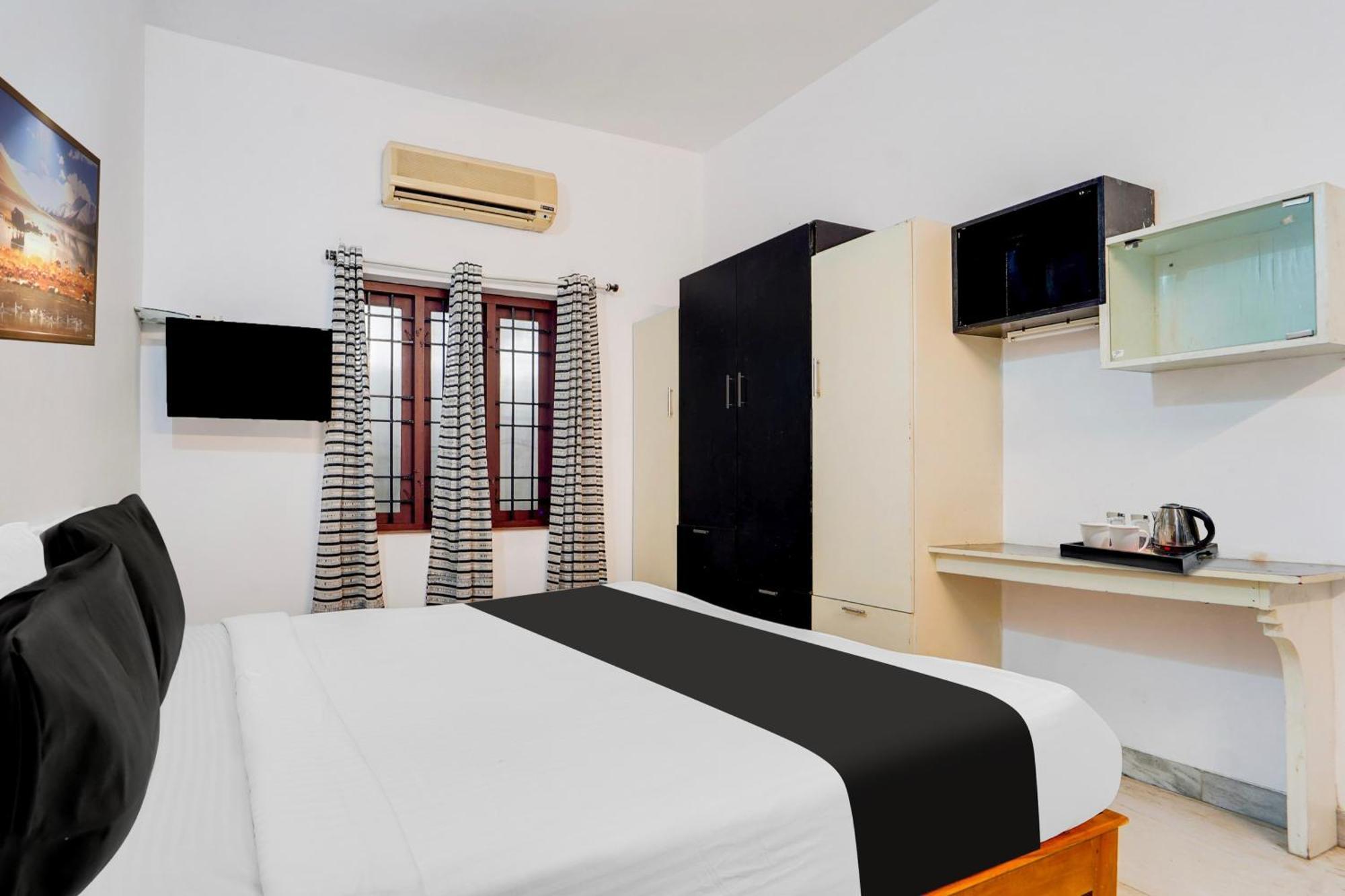 Super Hotel O Vazhakkala Kochi Bagian luar foto